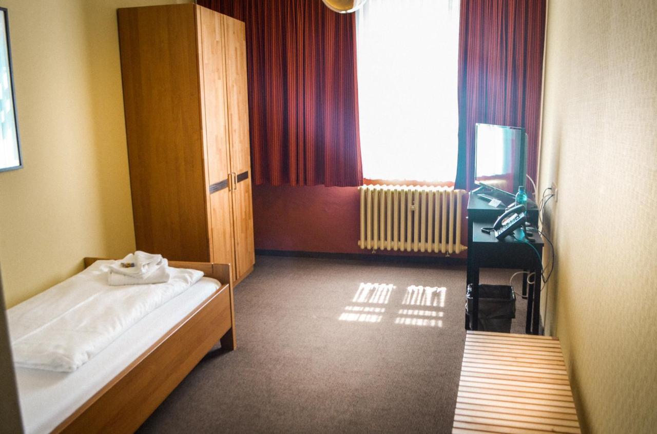 Haus Des Volkes - Das Bauhaushotel Probstzella Экстерьер фото